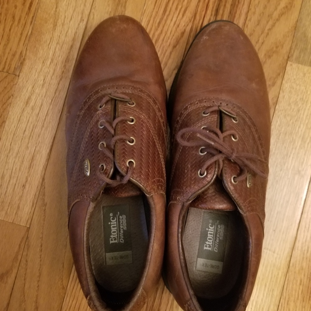 Men's golf shoes